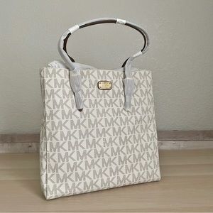 Michael Kors Signature Logo Jet Set Travel Tote